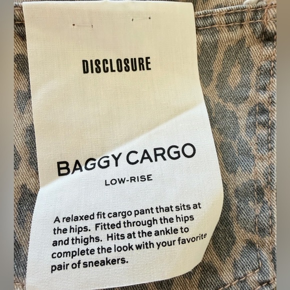 Disclosure Low-Rise Baggy Cargo Leopard Print Jeans - Size 7/28 - Picture 6 of 12
